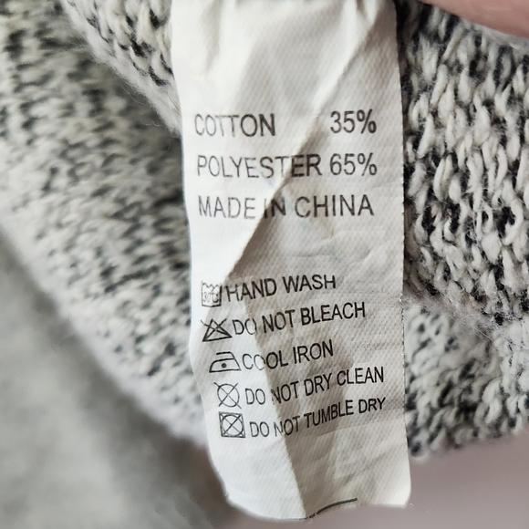 Gray & White Open Front Cardigan with Pockets - Picture 12 of 14